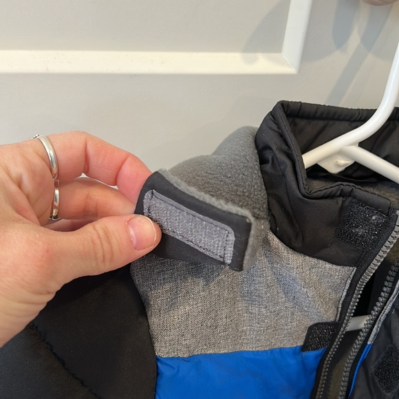 Boys 18 months polyester hooded winter jacket. Blue grey and black color. - Picture 5 of 11